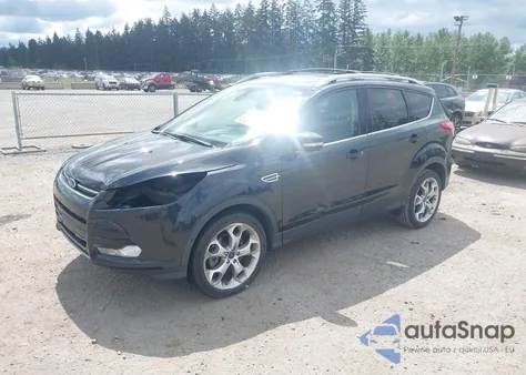 2013 Ford Escape Titanium z USA, uszkodzony, nr VIN 1FMCU0J93DUD70013